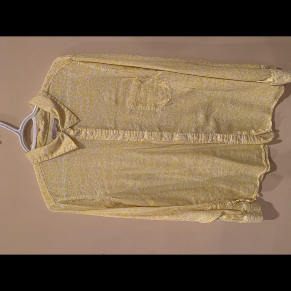 3 Women’s button up shirts - Picture 4 of 6